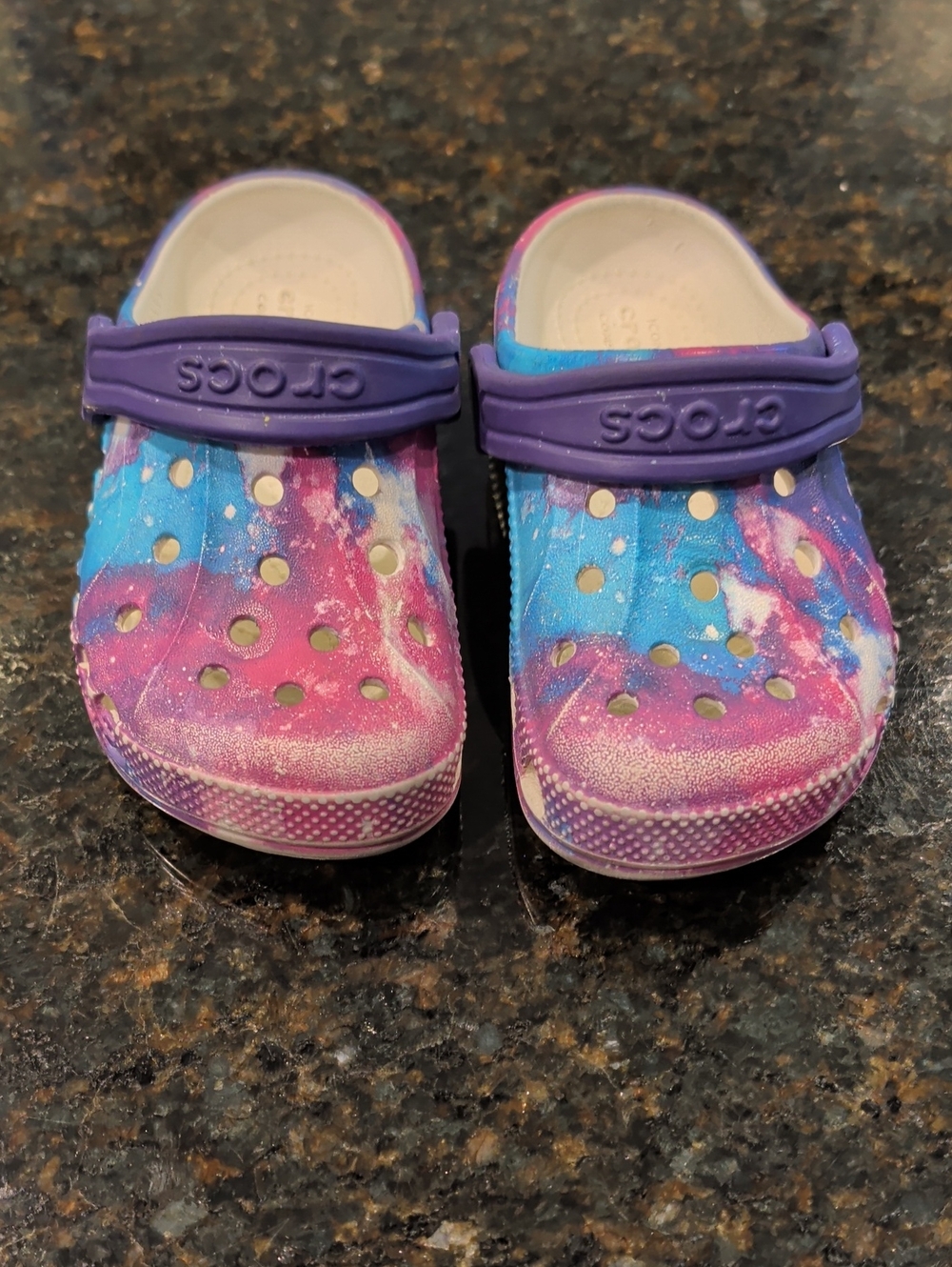 CROCS Kids' Galaxy Tie-Dye Water Clogs — Purple & Blue